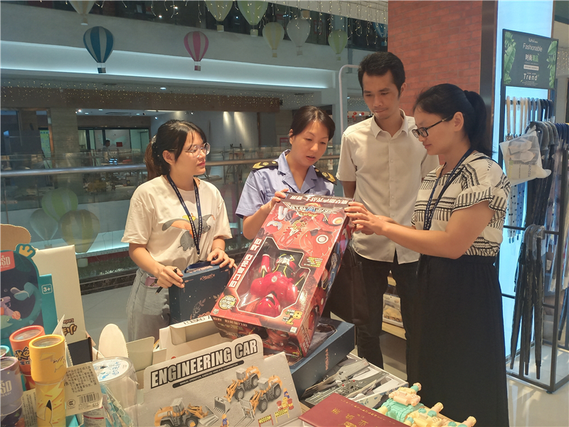 蒙山縣市場(chǎng)監(jiān)督管理局開(kāi)展 “護(hù)苗助老” 關(guān)愛(ài)行動(dòng) 母嬰用品市場(chǎng)再獲呵護(hù)